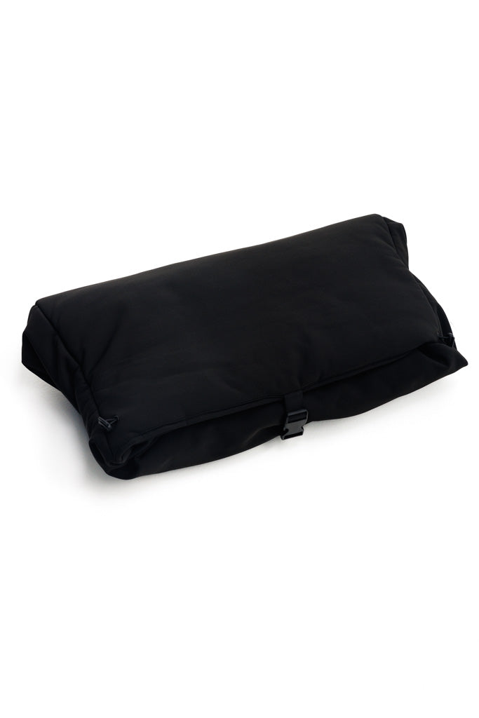 Heated footmuff with power bank