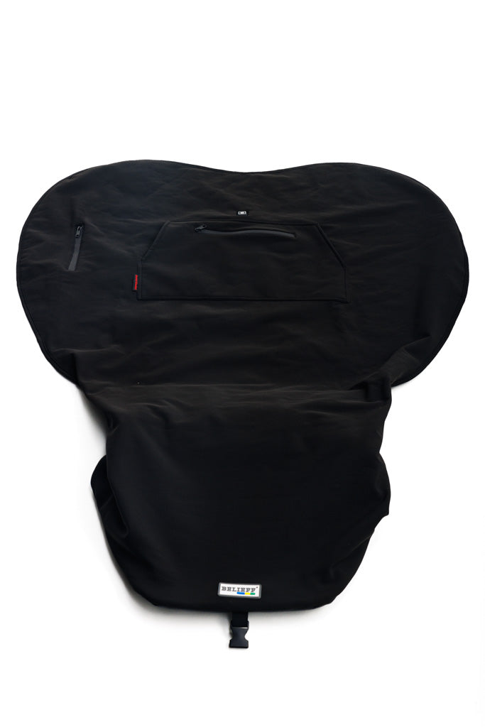 Heated footmuff with power bank