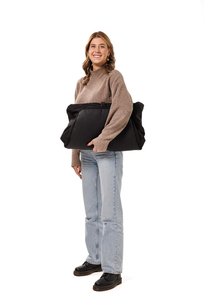 Heated footmuff with power bank