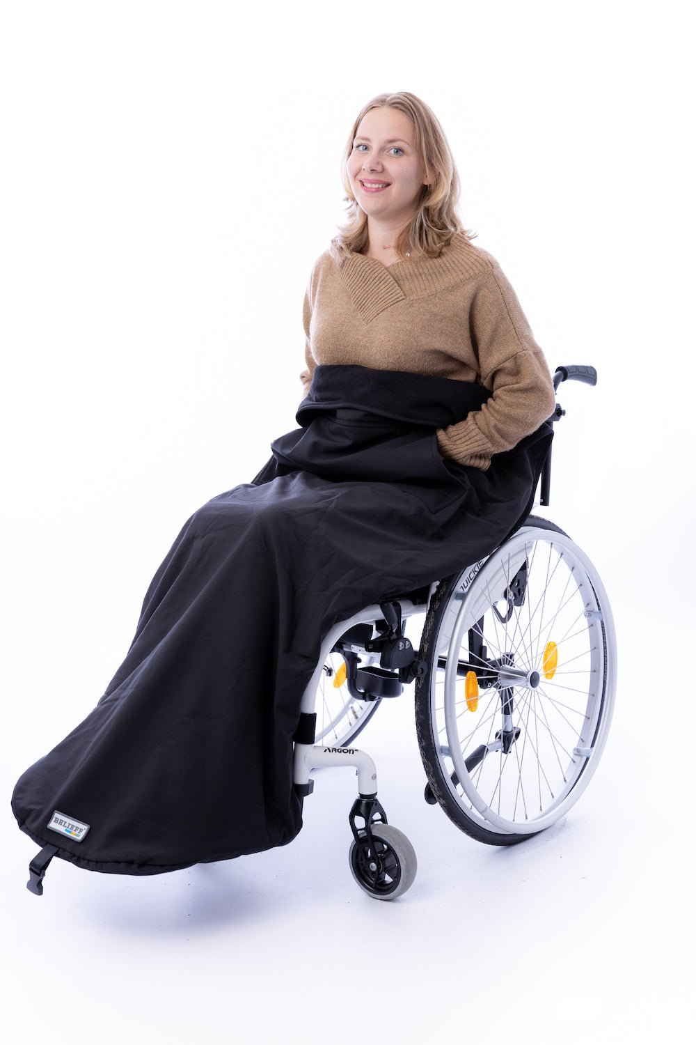 Belieff – Rolstoel deken flexibele onderlaag – Dubbel gevoerd – handzakken - Belieff